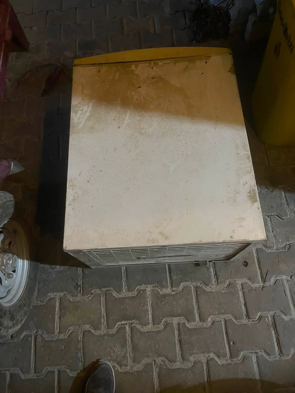اسلام عليكم مكيف امري كول المريكي دبل راديتر اكبر حجم بل مكيفات بروته ثلج عل فحص اي مشكله بل مكيف ايرجع شغال كبل غسله وشده بي نقص بس الفرارات مالاته سعره ٢٥٠ بغداد الحريه الثانيه***********
