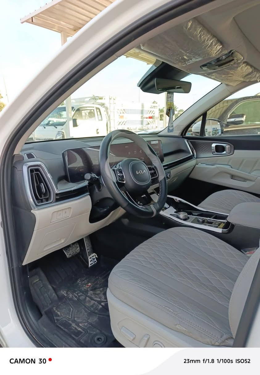 سلام عليكم للبيع سورنتو 2024 جديده جنطا شفط 6سلنيدر 7راكب السعر 323 وبيها مجال الاستفسار رقم الهاتف ***********
