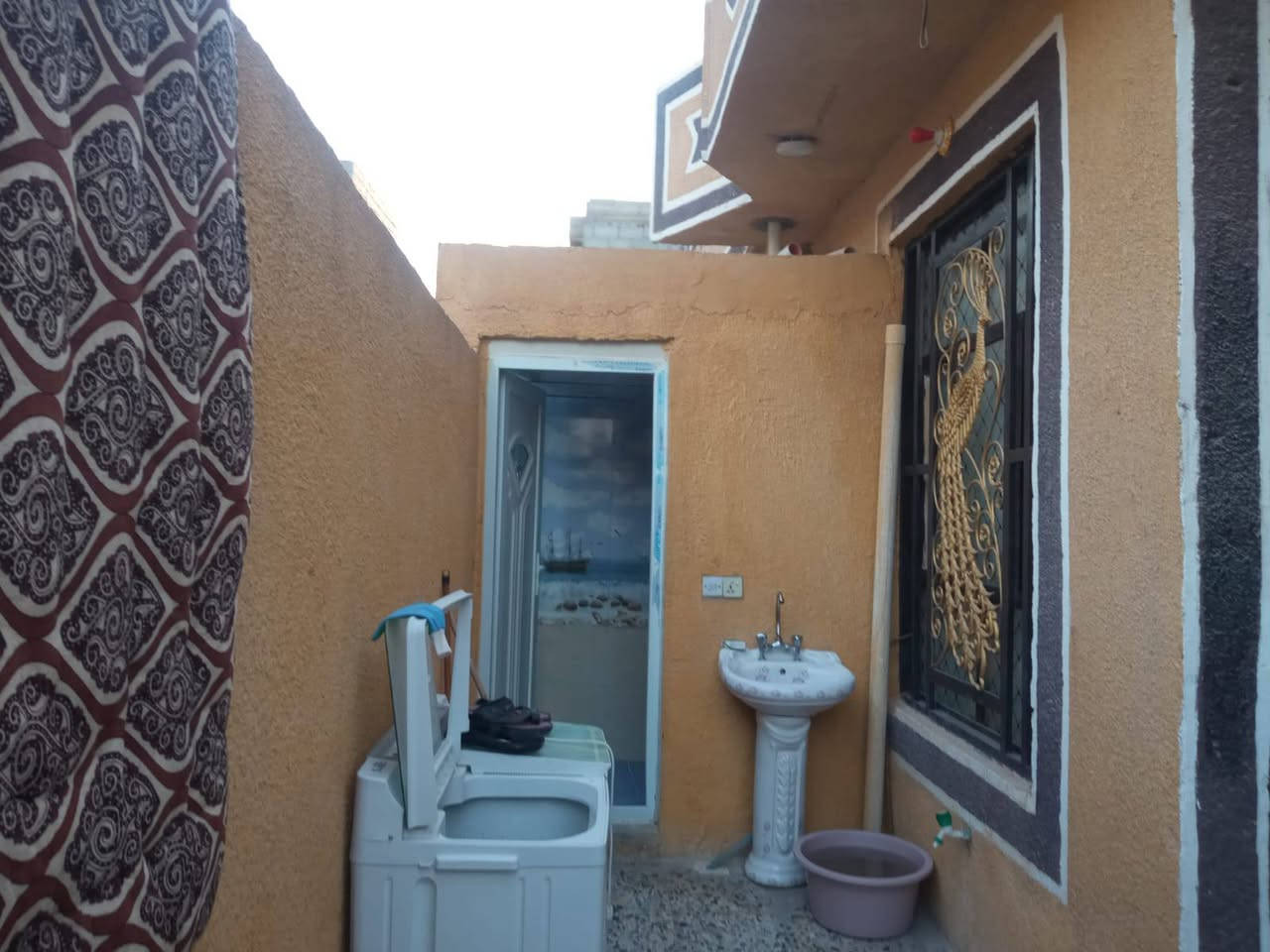 السلام عليكم دار للبيع  100م
ركن طابق واحد واجه 7نزال14استفسار***********
