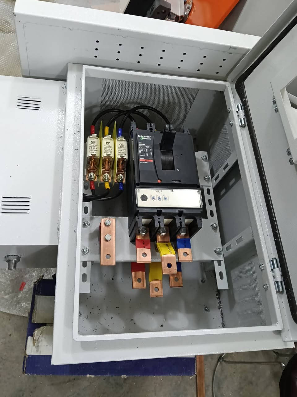 كهربائي منازل عام ***********
