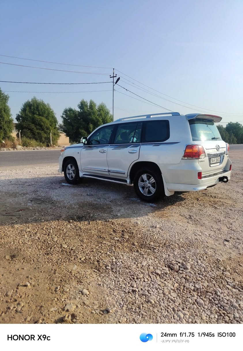 سلام عليكم
لبيع تيوتا الاندكروز 

موديل 2008

محرك كير حداديه تبريد تدفئه كله شغال 

سته اسلندر

بيه فقط صبق بل جاملق الكدام جيهت سايق اثر جراد  سونار موجود

رقم بصره بسمي 

سعرها 270$ 

الاستفسار تواصل ***********
