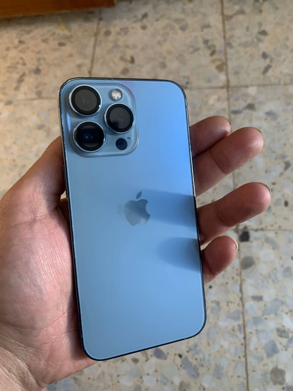 السلام عليكم
شباب ايفون 13 pro ذاكره 256 بطاريه 77 اي خلل مابي شحنه يوم كامل شاشه 120 هرتز ممبدل بي شي بس كلاسه وماضبطها ممثره بشي وكامره ماعرف شبيها بس شغالات للبيع مكاني بغداد  السعر 385للاستفسار ***********
