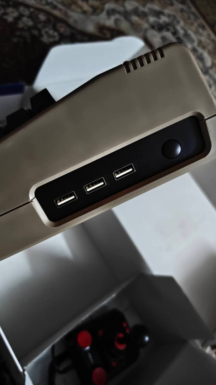 كومدور اصلي HDMI
140 الف مع توصيل


**إذا كنت صاحب هذا الإعلان وتريد حذفه لأي سبب، رجاءا أرسل رسالة إلى الدعم الفني**