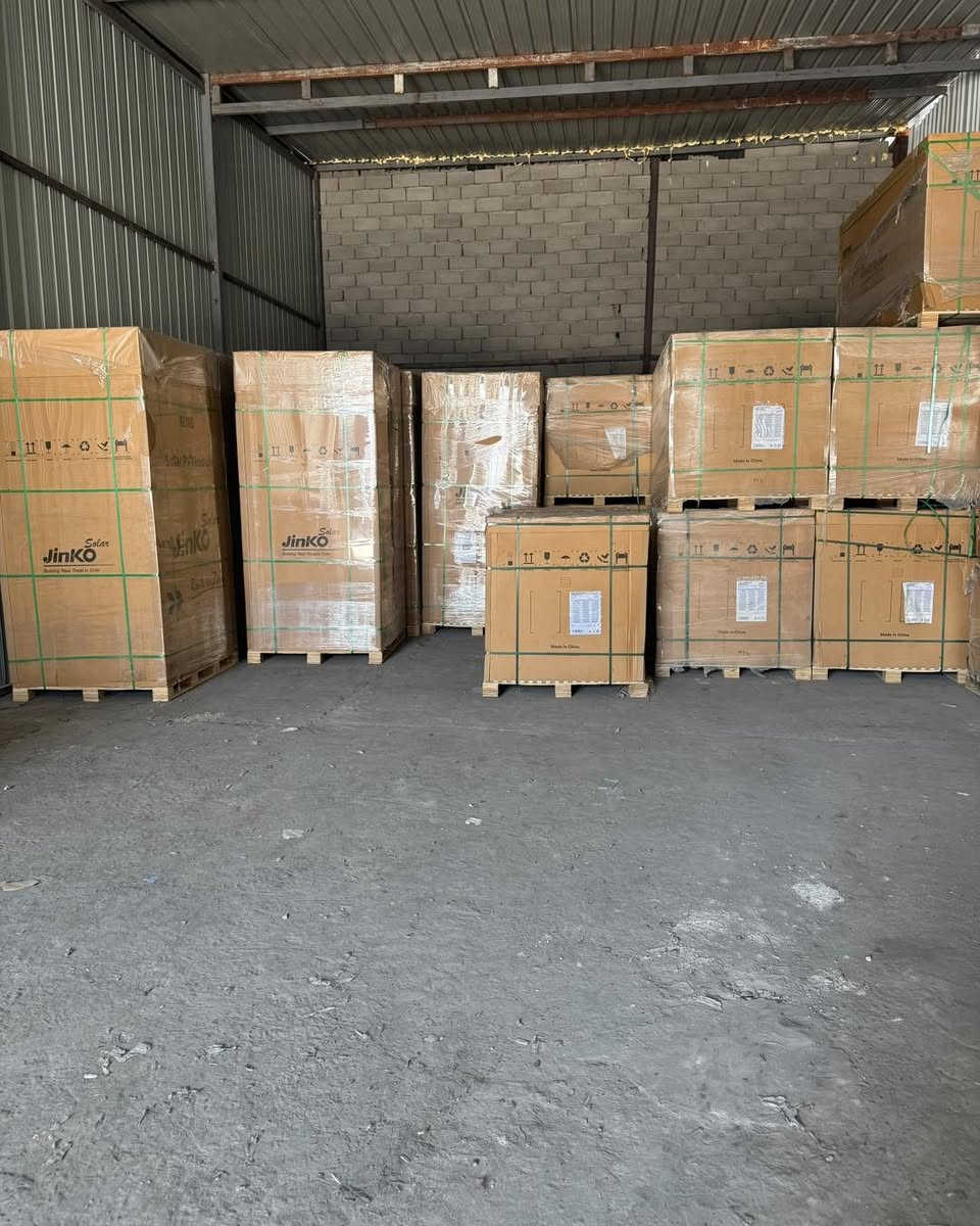 الى زبائننا الكرام وصلت وجبة الالواح الجينكو 650 W 
اصحاب المكاتب الي حاجز يمنه خلي يتوجه ياخذ 
واهلا وسهلا بكم 
مجمع حسين الصائغ 
مجموعة الصائغ للطاقه الشمسيه 
***********
