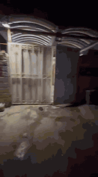 دار للبيع في منطقة جميلة على ساحة قرب أسواق حنون مساحة 150 متر الواجهة 5 متر والنزال 30 متر 
لباقي التفاصيل الاتصال على صاحب الدار 

‭0775 578 4148‬ ابو علي
