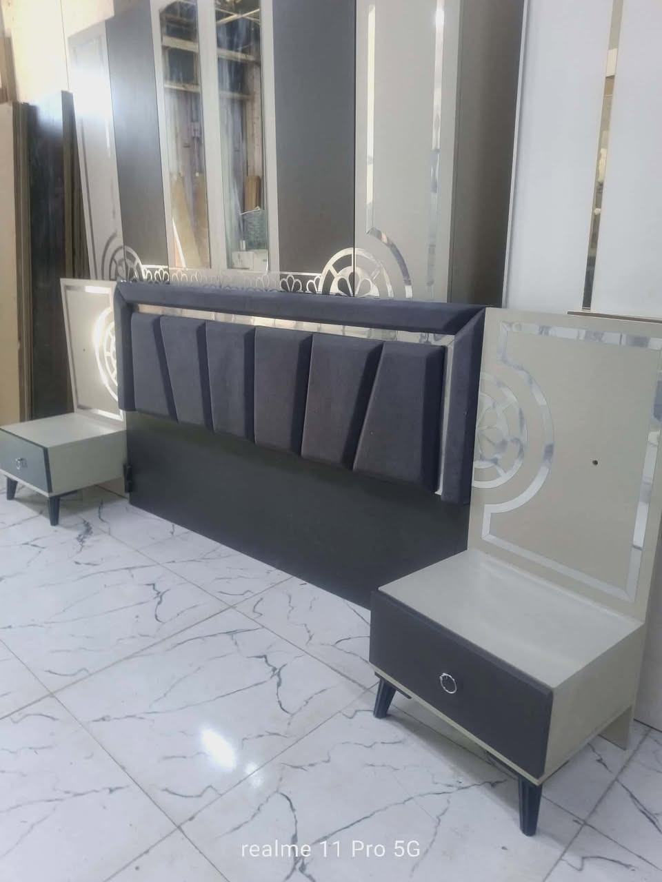 غرفة تركي 5قطع نظام ابواب ❤ ✨
نظافة 95 / 100 ❤✨ 
السعر 450 مع الشد 🪛ونقل 🚙
داخل بغداد متوفر توصيل لجميع المحافظات 🇮🇶


**إذا كنت صاحب هذا الإعلان وتريد حذفه لأي سبب، رجاءا أرسل رسالة إلى الدعم الفني**