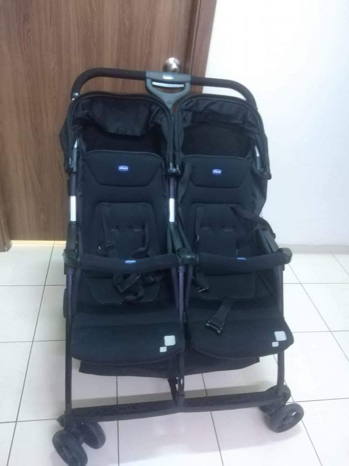 للبيع عربانة توأم ماركة جيكو الأصلية 👶👶
بحالة ممتازة جداً ونظيفة، استعمال قليل.

قوية وثابتة، سهلة الفتح والطي، ومريحة للأطفال.

✅ تحتوي على غطاء مطر أصلي

✅ سلة خزن واسعة

✅ ما بيها أي عيب


**إذا كنت صاحب هذا الإعلان وتريد حذفه لأي سبب، رجاءا أرسل رسالة إلى الدعم الفني**