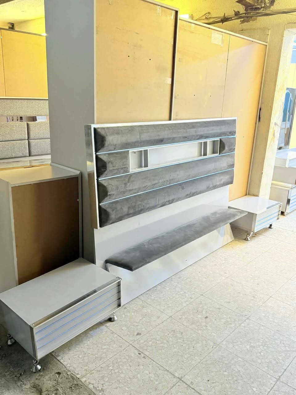 ✨ غرفة تركي 🇹🇷 ماركه اصلي 
7قطع 
نظام سلايت
سرير مخزن عملي اناره شغاله 
 قماش وتر بروف أصلي
✨ نظافة 95/💯
السعر  / 650 
 شد ونقل مجاني داخل بغداد
توصيل للمحافظات بأسعار رمزية


**إذا كنت صاحب هذا الإعلان وتريد حذفه لأي سبب، رجاءا أرسل رسالة إلى الدعم الفني**