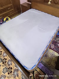 دوشك نفرين نضيف جدا استخدام قليل السعر 60الف  بغداد ابو غريب الشهداء 0...