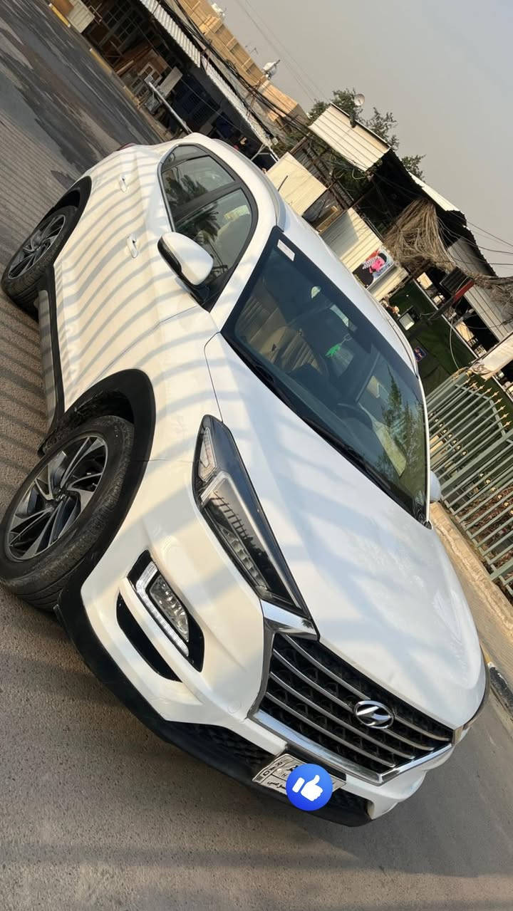 السلام عليكم. للبيع توسان 2019خليجي مكفوله من الصبغ بيه بارد فقط محرك 2000دوش. بصمه مري شفط شاشه ماشيه 90الف كم. 
سياره جديده وجاهزه مكاني بغداد السيديه 
***********. 
السعر 180 وبيه مجال بسيط
