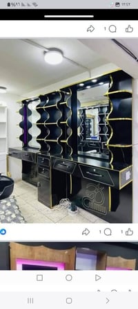 تجهيزات صالون حلاقة • مرايات ٢ • كراسي ٢