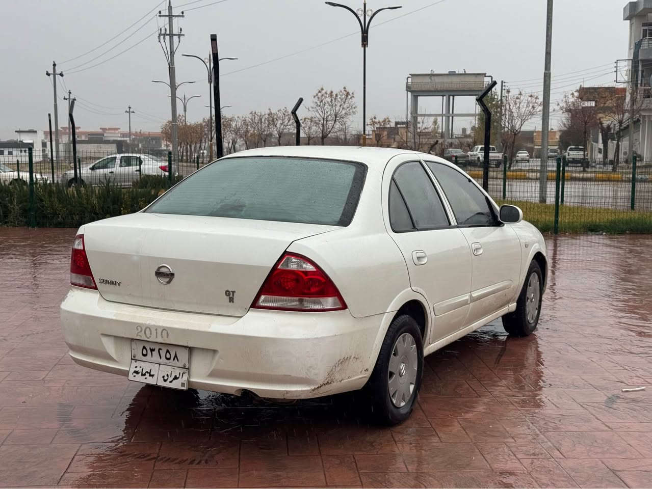 ***********
***********

سەنی کۆری2010
سەنەوی تازە
بێ بۆیاخ سۆنەرم داناوە
بەشەرتی گێرومەکینە ١٧٠هەزار ڕۆشتووە
ئۆتۆماتیک دوجام کارەبا
چوار تایەیە تازە بێ تەقەو رەقە
98گەلاومجال حلبجة, السليمانية
