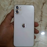 آيفون ١١ • نضيف • بطاريه وكاله