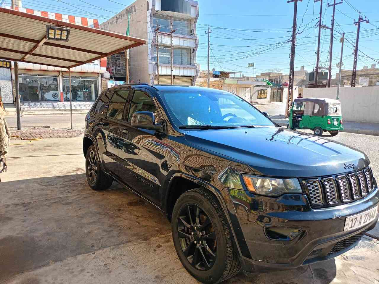 جيب لاريدو  موديل 18 لبيع 
ماكان السياره ميسان  
***********
