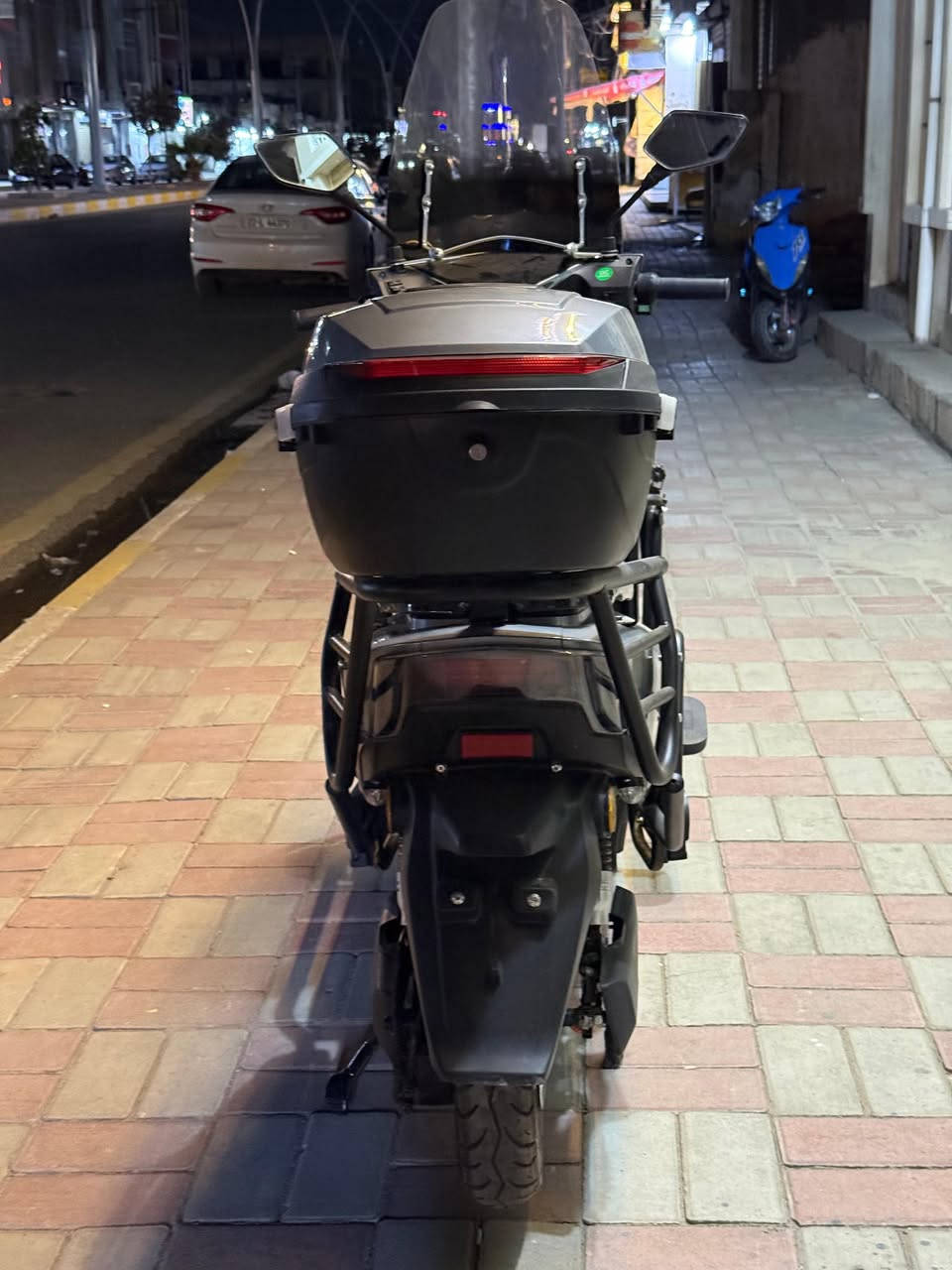 يالله للبيع دراجه شحن ماسه  مدرع صاله اسبوع اقل مستخدم بعده جديد لك الخطوط مالتاير بعدهن 6بطاريات بعده لك جديد بلكارتون سرعته 100 كير 4نمرات مثبت سرعه  مكاني الرمادي شارع 17 
السعر 750 او بي مجال قليل 
***********
