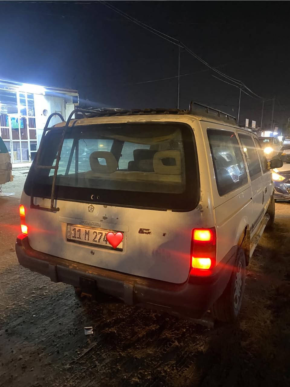 السلام عليكم سياره كلايزر للبيع طويله ٧راكب كامله بيه نقوص بصيطه مكان بابل قرب مجسّر الثوره الرقم الهاتف***********سياره بسمي
