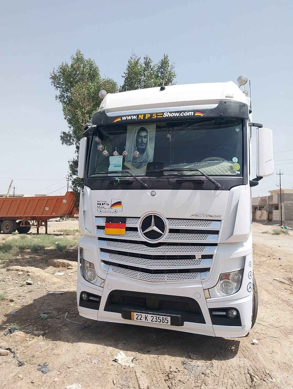 السلام عليكم اكتروس للبيع فول مواصفات كفاله عامه
ادبلو ملغي حجر صالنصه ولف حماوه جاهزه للعمل 
صهريج حازم بعده صفر زيرو 
بكلايت اضافي 
وياله كروم نيكل تايرات ابو ٦ ورقات 
فول مواصفات السياره 
مكفوله مقطره صبغ 
رقم اربيل 
للاستفسار ***********
***********
