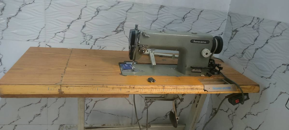 سلام عليكم اخوان
عندي ماكينه  خياطه للبيع 

شغل مابي شي بس يردلو عيار  

 سعر 120الف
 ***********
