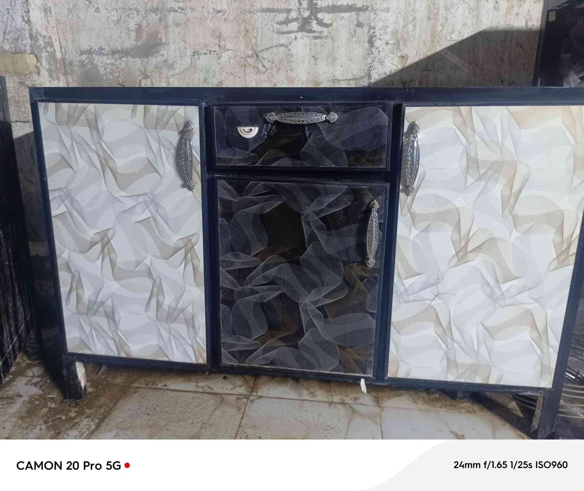 سلام عليكم كاوتنر يجي تركيب 3 قطع سنگي و الملحق يجي فوگ الفتحه  سنگي سل ستيل اصلي باب اول نضيف و يخبل مكانه بل عروبه الثالثه سعره 275 و بي مجال كاوتنر احله من الصور تجي و تشوفه و تقنع و تاخذه اذا مو جديد تعاتبني فقط بيه كسر خفيف مكاني العروبه الثالثه شارع الگوام رقمي *********** اذا خابرتني و ما حصلتني اني بل دوام
