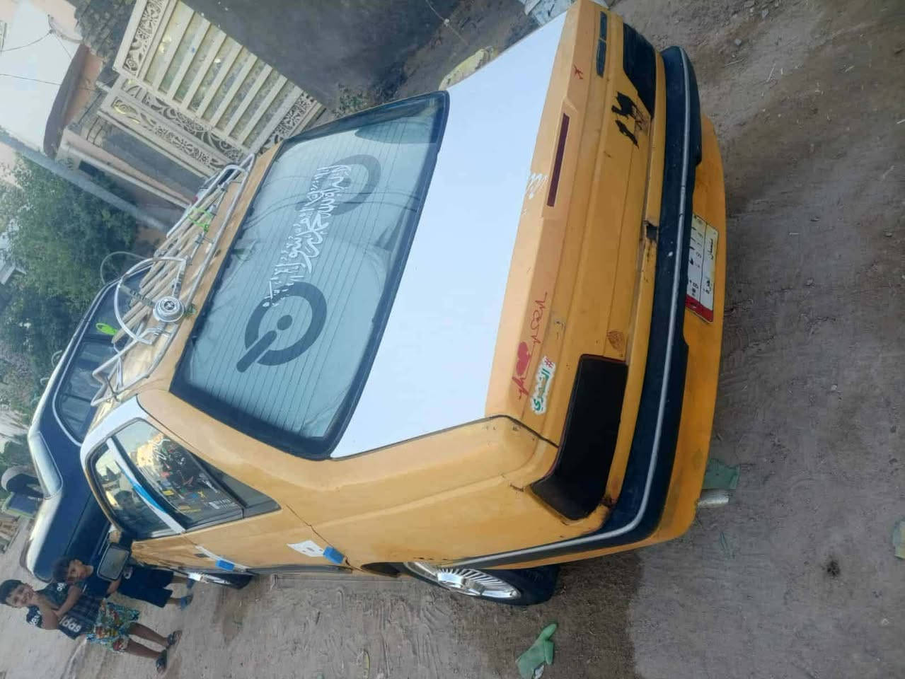 سلام عليكم 

بيجو 405 للبيع 
موديل 12
رقم ميسان مشروع وطني 
مداور ثاني يوم 
غرامات مصفره
هيئه ماتكفل بيها على المشتري 
السعر 24 وبيها مجال 
مكاني نجف ناحيه الحيره 
م/استفسار.موجود خاص 
او
وتساب***********
