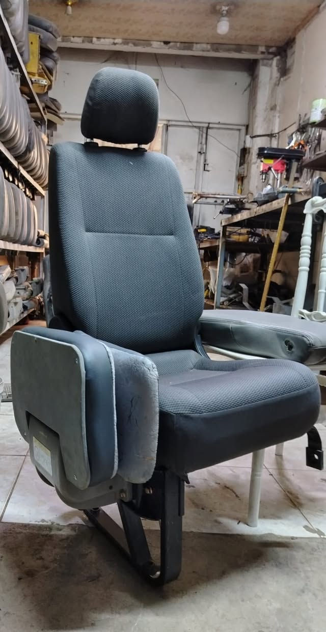 كشن هايسا ويرهم ع جمبي والهايكر هوه والكلاب ماله الكشن كلش جديد مال زيرو سعره 300 وبي مجال كلش قليل مكاني الامين 
***********
