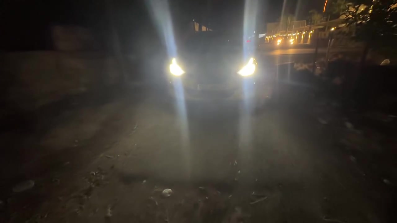 النترا تكسي للبيع منظومه غاز هزه جديده ومصفره هيئه سياره نظيفه جدا وحادثها دعاميه فقط واكعه والرقم الشاصي موجود للمنشور وبيها هنا صبغ قليل السعر 105 ورقه …للاتصال ***********
