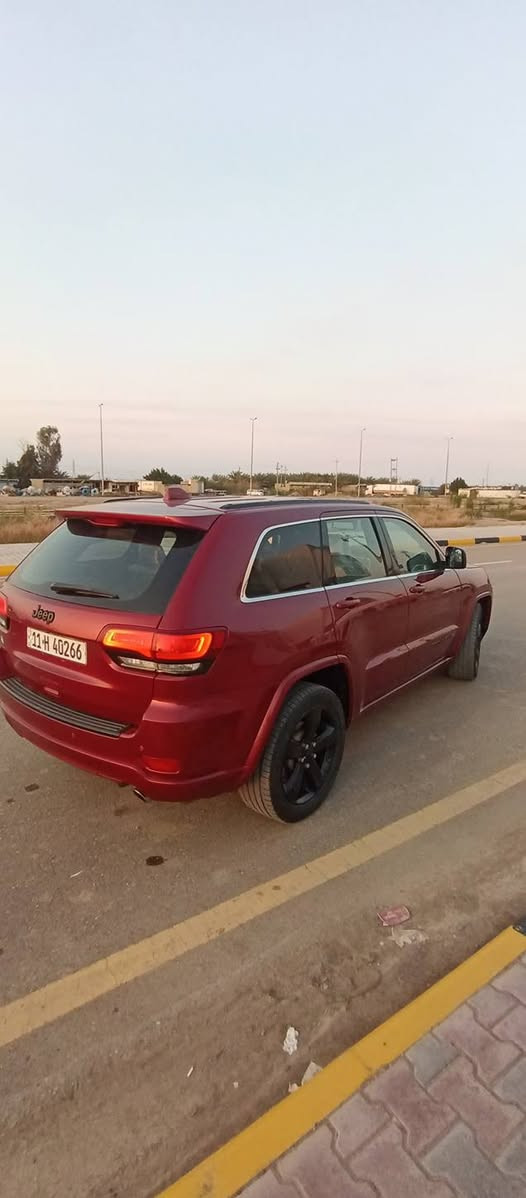 السلام عليكم جيب موديل 2015رقم بغداد الجديد وارد امريكي بيه بنيد وجاملغات اماميه بدون دواخل فول مواصفات واحد على واحد مكينه 3600 تبريد ثلج حداديه امامي خلفي جديد تخم تاير مكاني واسط عزيزيه السعر 169فقط بيع ***********
