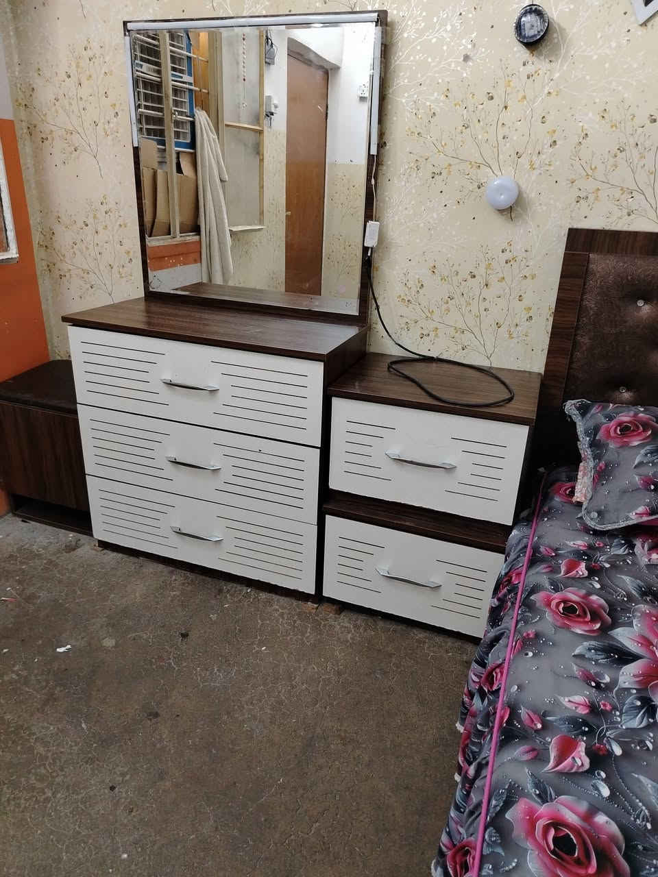 غرفة نوم لبيع ٦ قطع نظيفة 225 الف بيها مجال *********** الإسكان بكركوك
