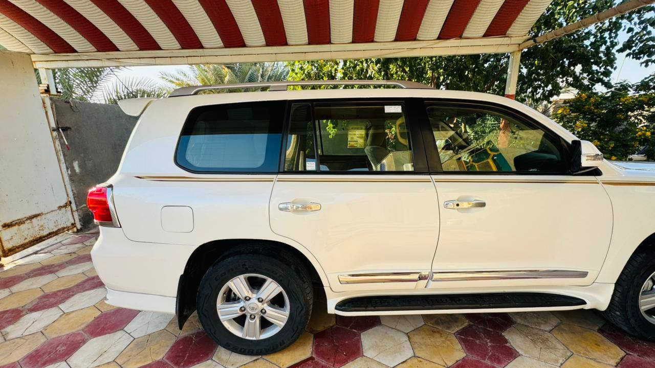 السلام عليكم
لاندكروزر موديل 14
رقم بغداد كفالة عامه
ماشيه ١٥٣
6 سلندر
السعر 410
موقع السيارة السماوة
***********
