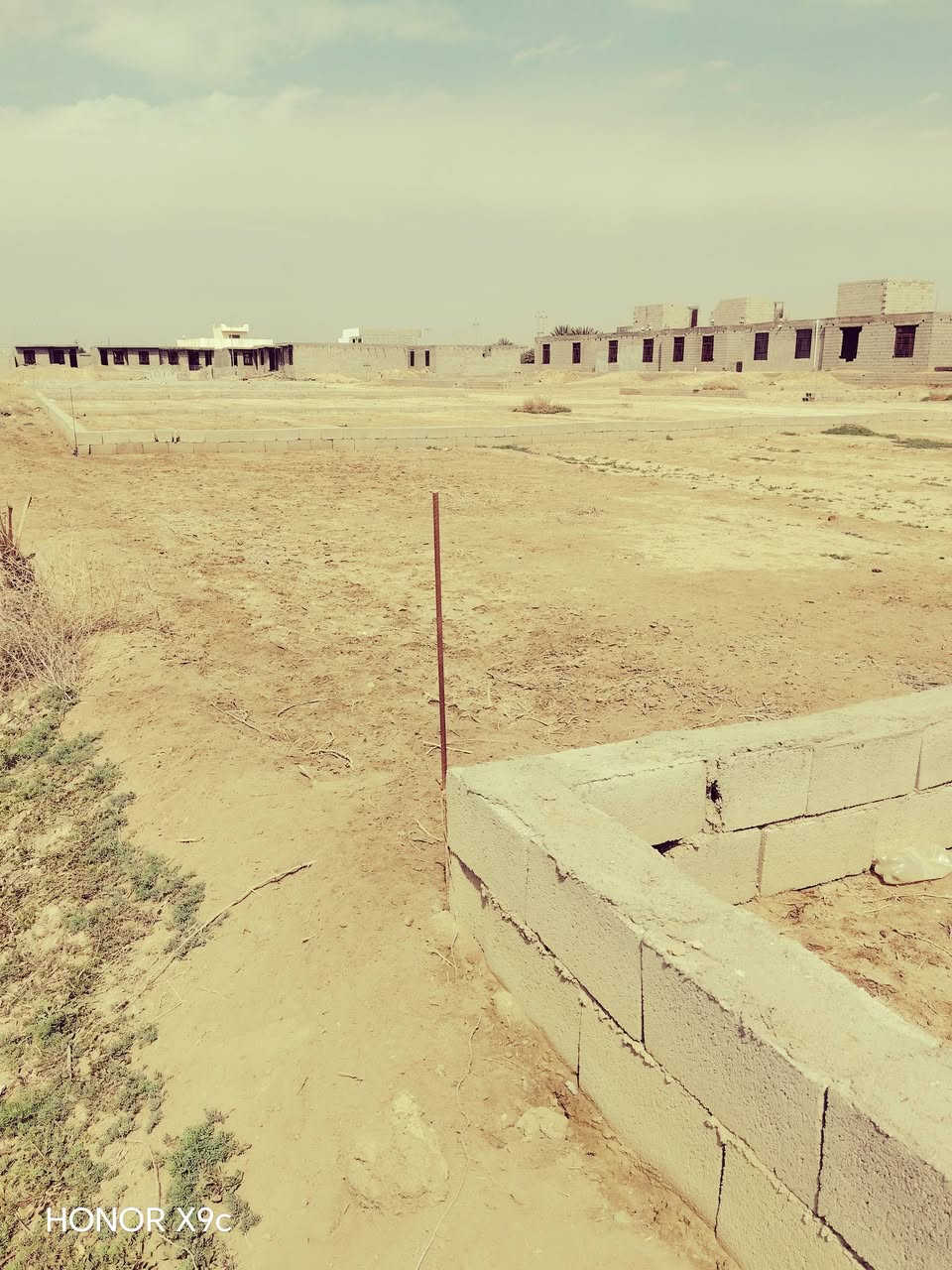 السلام عليكم
قطعة أرض ٣٠٠م للبيع طابو زراعي سند ٢٥
يوجد ماء وكهرباء 
الموقع الزبيديه قرية الشيخ عايد الناصر

الاستفسار اتصل ***********
