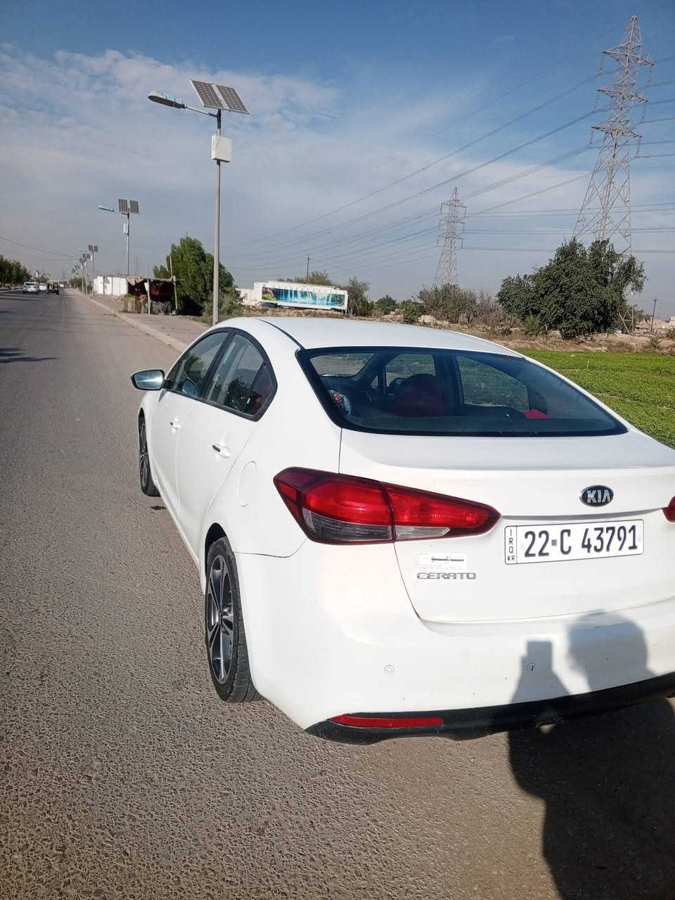 سلام عليكم ورحمه الله وبركاته سيراتو 17 فول عده  البصمه محرك 2000 بيه قطعه واحده جاملغ الخلفي بدون دواخل رقم نكليزي اربيل ***********  سعره 135وبيه مجال مكاني نجف مكتب الرشيد
