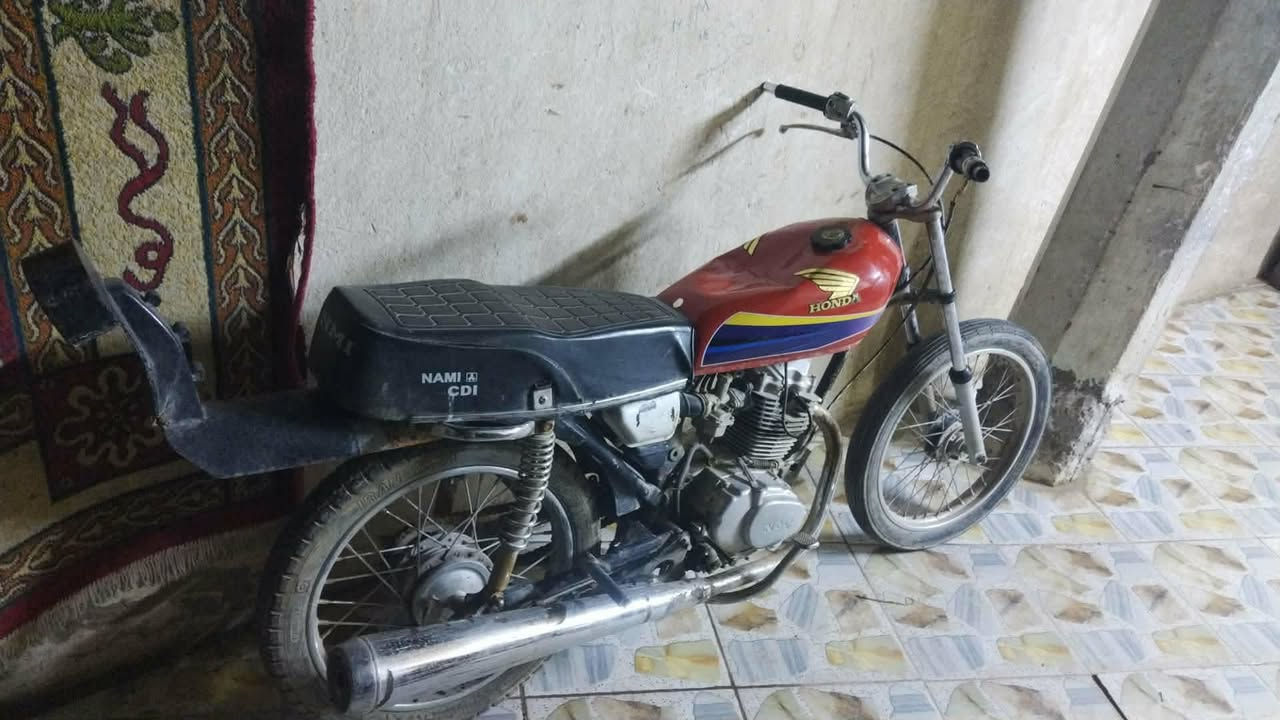 نامه للبيع اوراق اسكنر كايمه 
ابيع كوم حديد السعر ١٥٠ او بيها مجال 
مكاني اكرمين ***********
