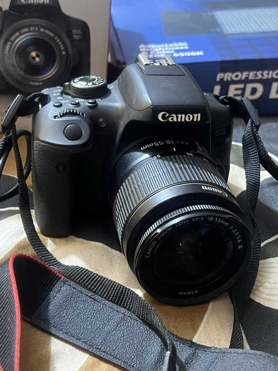 للبيع كانون d750 جديده مع كارتون
وياها كافه ملحقات استخدام قليل 

بطاريات عدد ٣

شاحنة

اضاءة عدد ٢

سوفت بوكس مع ملحقاته 

جنطة اصلي

فلاش  ١

عدسه ٥٠ ملم


**إذا كنت صاحب هذا الإعلان وتريد حذفه لأي سبب، رجاءا أرسل رسالة إلى الدعم الفني**