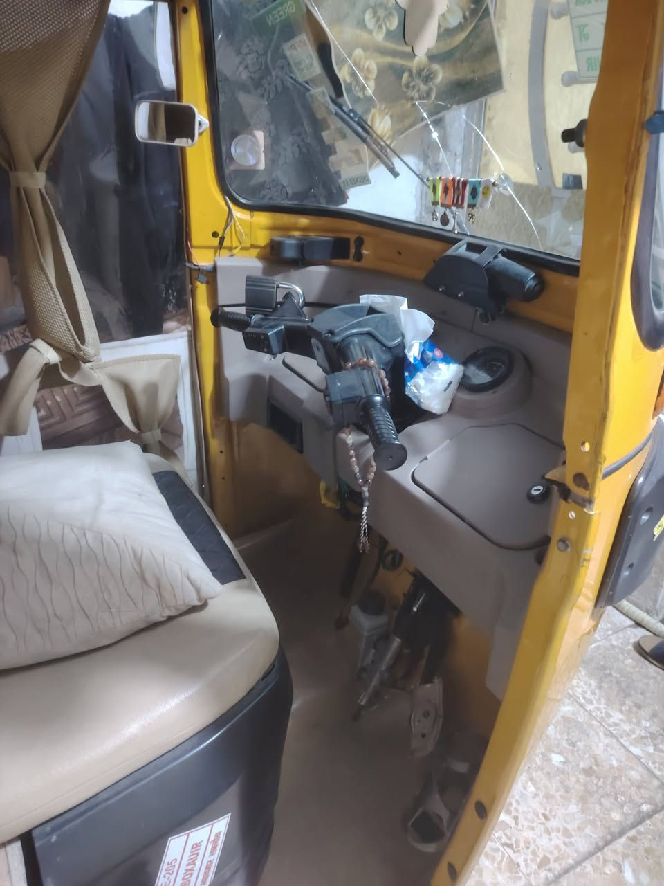 تك تك البيع موديل 20رقم وسنويه بغداد بسمي تك خير من الله ***********
