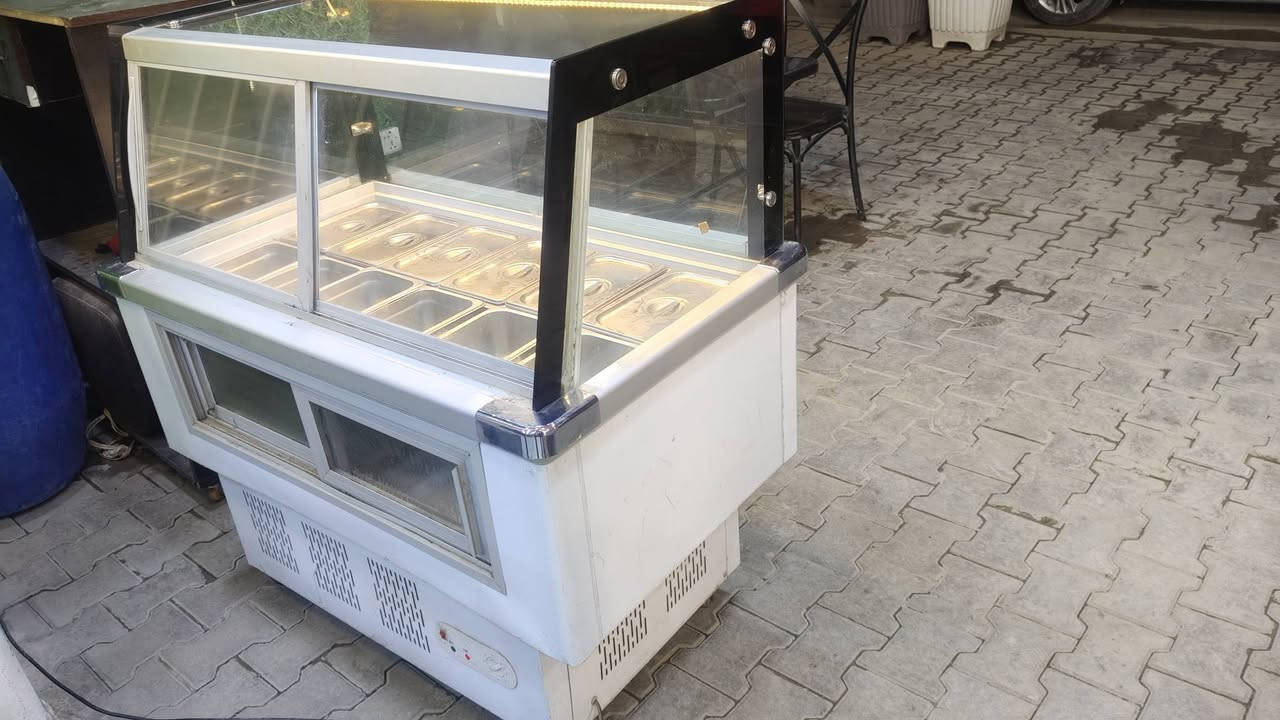 للبيع دكتات مع ساحبات عدد 2 طوله تقريبا بلمجموع 10م  اي واحد يجي يفتحه وياخذه وبسعر مناسب جدا جدا استعمال قليل جديد بعد الاتصال ***********
