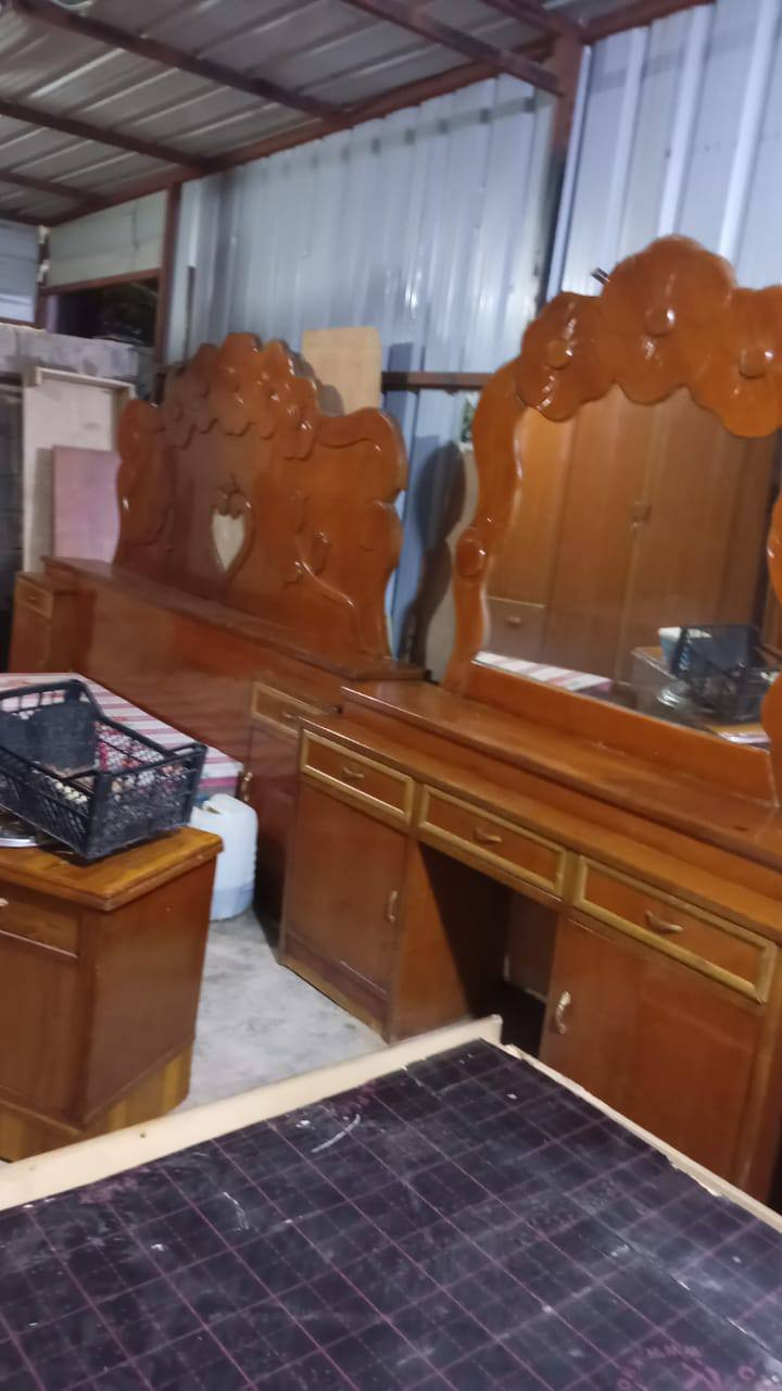 سلام عليكم غرفة نوم البيع سعر 550اتصل على رقم ***********
