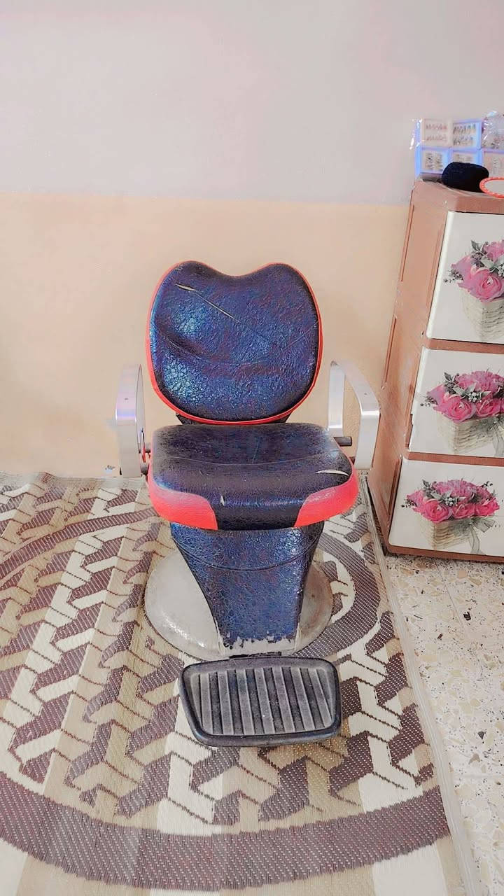 كرسي حلاقه للبيع السعر 75 العنوان مغربه الشيشان *********** يوجد وتساب
