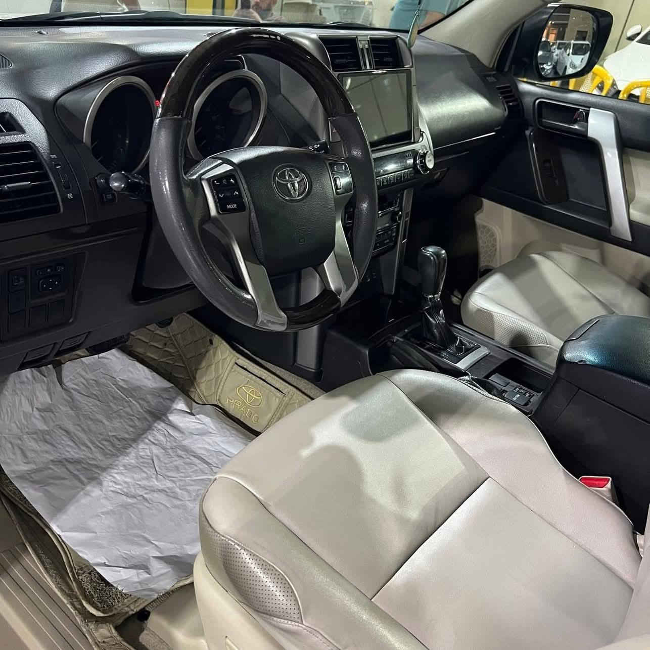 السلام عليكم برادو ٢٠١٣ خليجي كويتي
مكفوله من صبغ ولبارد
فول موصفات
محرك ٦سلندر
فتحه
بصمه
كشنات جلد
شاشه
كامره خلفيه
٧رااذب
تشغيل عن بعد
لايت زنون
سياره جاهزه بدون اي نقص
بيع او مراوس سعر ٢٩٥ للتصال***********
