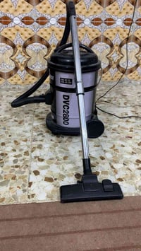 مكنسة كهربائية • نظيفة