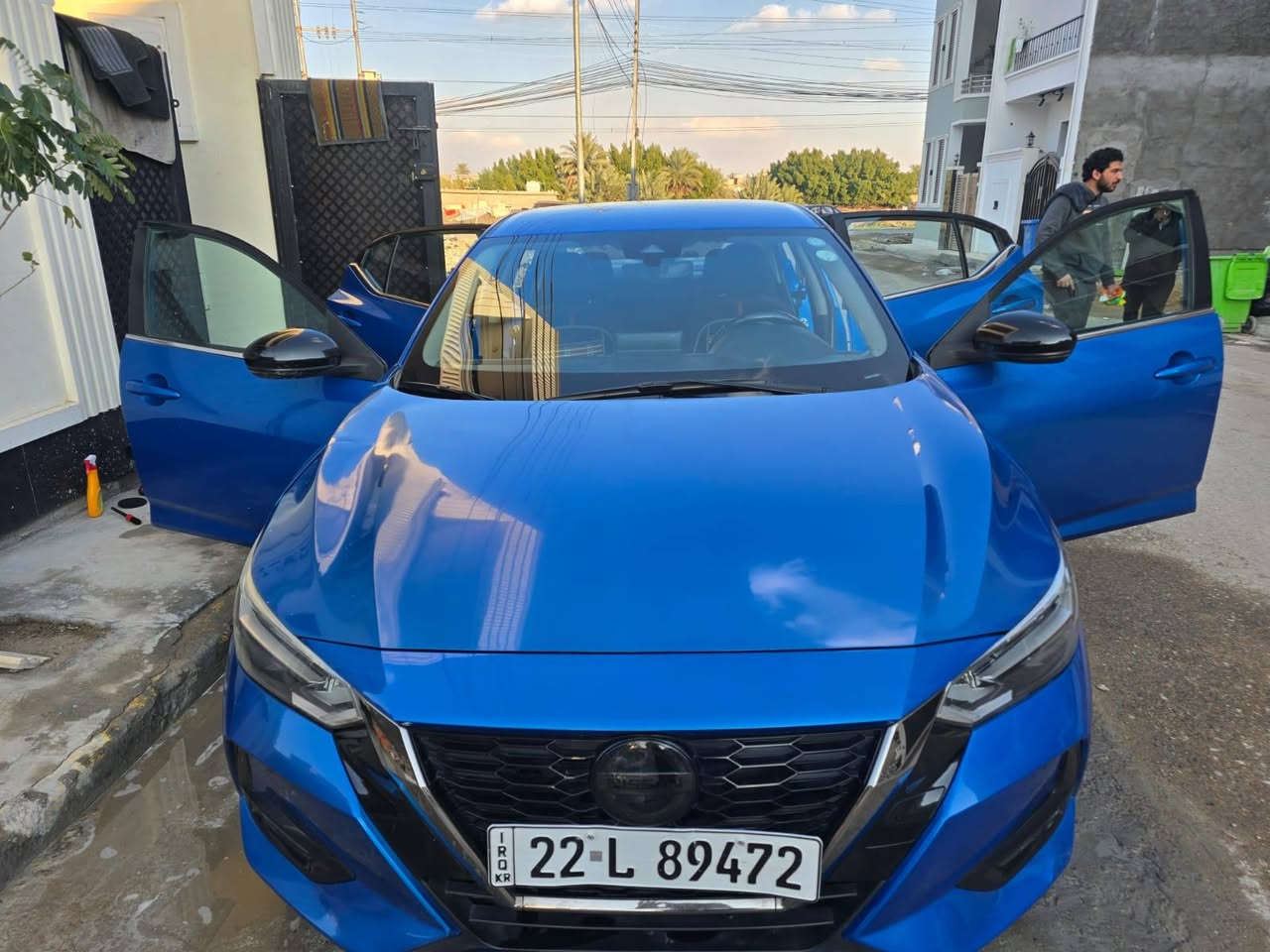 نيسان سنترا موديل 2022 فئة SR رياضي
محرك 2000 دوش 
لايتات وبروجكترات زينون بلادي 
بصمة تشغيل 
تشغيل عن بعد بلادي
شاشه بلادية كامرة دوارة
رادار نقطة عمياء خلفي وجانبي 
حساس امامي مال السير ع المسار
اوتو هولد يعني بريك ذكي 
مانع انزلاق 
ويل كب بلادي
فول تحكم ستيرن
اشاير بالمري
تحذير ⚠ من الاصطدام
 واكو مواصفات بصراحة مو كلها اعرفها 
حدادية صدر قبل اسبوعين سويتلها ادامة جاهزة وبدلت زوج تايرات جديدة وبطارية جديدة قبل شهر مبدلها  
ومسويلها ادامة كاملة بخصوص البلكات والنوزلات وخانات الاحتراق وفلاتر قبل شهرين وحته دهن الگير مبدل حسب تعليمات الشركة وحسب المشي وحفاظاً ع الگير والسيارة ماشية 51 الف ميل قابلة للزيادة وسونارها موجود والسيارة جاهزة من كلشي من الدعامية للدعامية كل نقص مابيها 
الضرر جامل امامي عكس السايق مبدل وشويه من البنيد وموضح بالسونار وبصور حادثها وبدون ايرباك السيارة بدون ايرباك يعني جميع الايرباكات سليمة
السيارة رقمها اربيل وبأسمي يعني السنوية بأسمي وشرط التحويل ما انطي وكالة احول السيارة من ابيع وهذا رقمي الي يعجبه يتواصل وياي  سعره 148$ ومجالها بسيط  ***********
