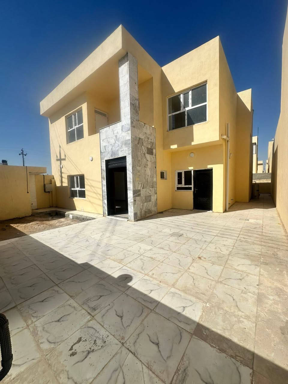 السلام عليكم
#للبيع دار سكني تكريت مجمع سما🏰
#دار زيرو 🏰 فول مواصفات وجاهز للسكن 🏰
#مساحة 250متر 🏠
#واجهة 
#موقع دار جدا مميز ركن على شارعين
#يحتوي الدار على 🏰
#واجهة الدار🏰
#الدار شغل درجه اولا🏤
#غرف نوم عدد 4🛌 🛌
#صالة استقبال  🏰
#صالة وسطية 🏰
#مطبخ 
#كراج للسيارة  🚘🚘
#مجاميع داخلية وخارجية عدد 3
#حمامات داخلية نظام دفن  🛀
#نظام تأسيس غاز دفن 
#نظام 📹
#سطح شتايكر
#حديقة  🌲🌴🌳🌺⚘️
#ابواب خارجيةدرجه اولى
#ابواب داخلية  درجة اولى 
#سيراميك الدار  درجة اولى
#محجل 
#مغاسل 
#السعر190 وبي مجال 
#للاستفسار والتواصل على رقم *********** ☎️
