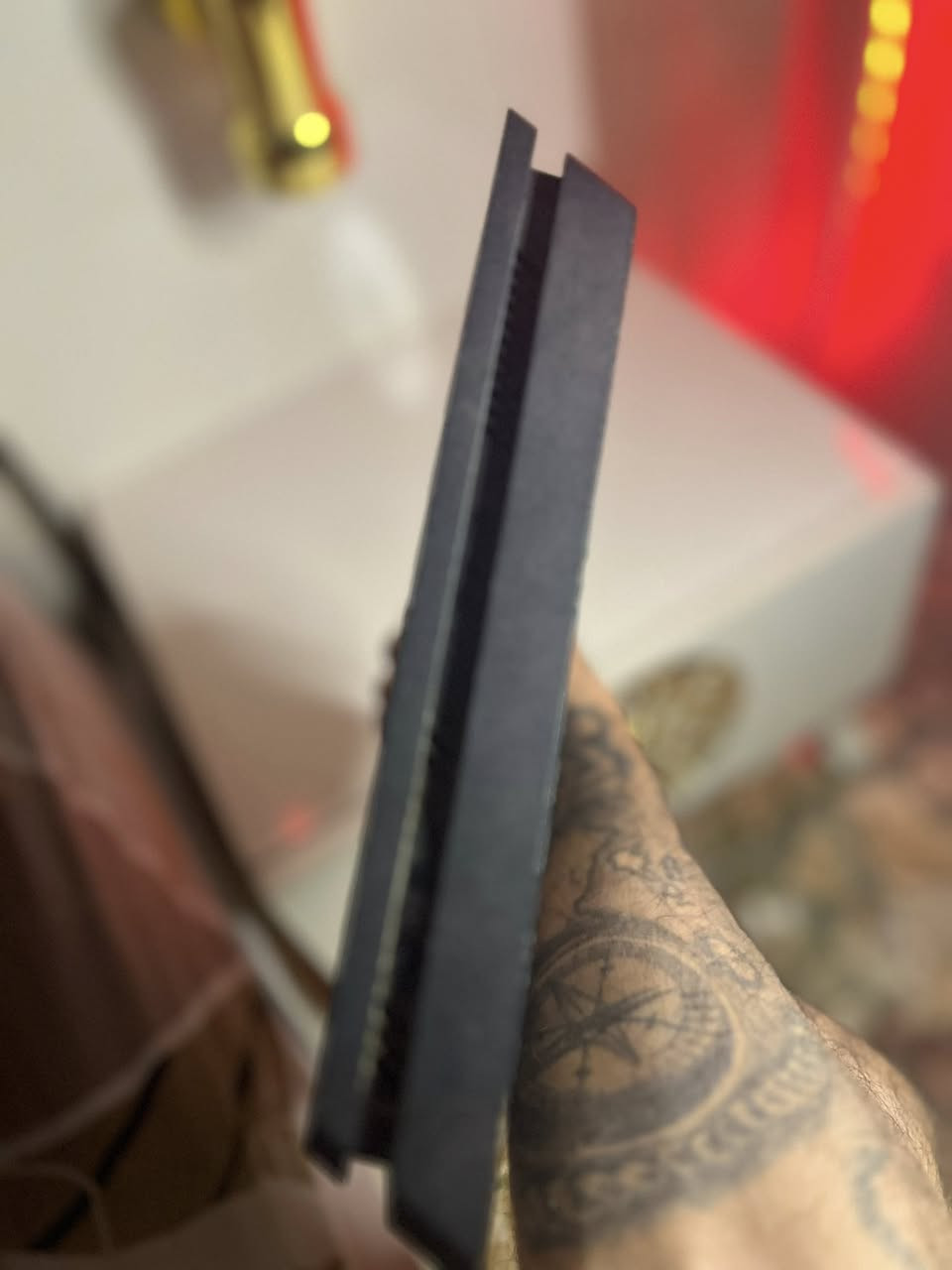 ⸻
🎮 بلايستيشن 4 سليم للبيع 🎮

جهاز PS4 Slim نظيف جداً 💯
🔓 مفتوح (أونلاين) – مستخدم فقط لغرض التنضيف
🕹️ ويا يد تحكم وحدة أصلية
الذاكرة : 500g
🔌 جميع الملحقات موجودة (شاحن + كيبلات كاملة)
📦 ماعدا الكارتون

🔥 الجهاز شغال تمام وما بي أي مشاكل
👍 مناسب للألعاب الأونلاين والأوفلاين

💰 السعر: (210 ) وييه مجال بسيط 

📍 الموقع: (مدينة الصدر )
📞 للتواصل: *********** واتساب
