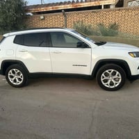 جيب كومباس ٢٠٢٤ ماشيه ٣١ الف حادث بنيد وبدنه الي بصوره كدامكم بدون رقم...