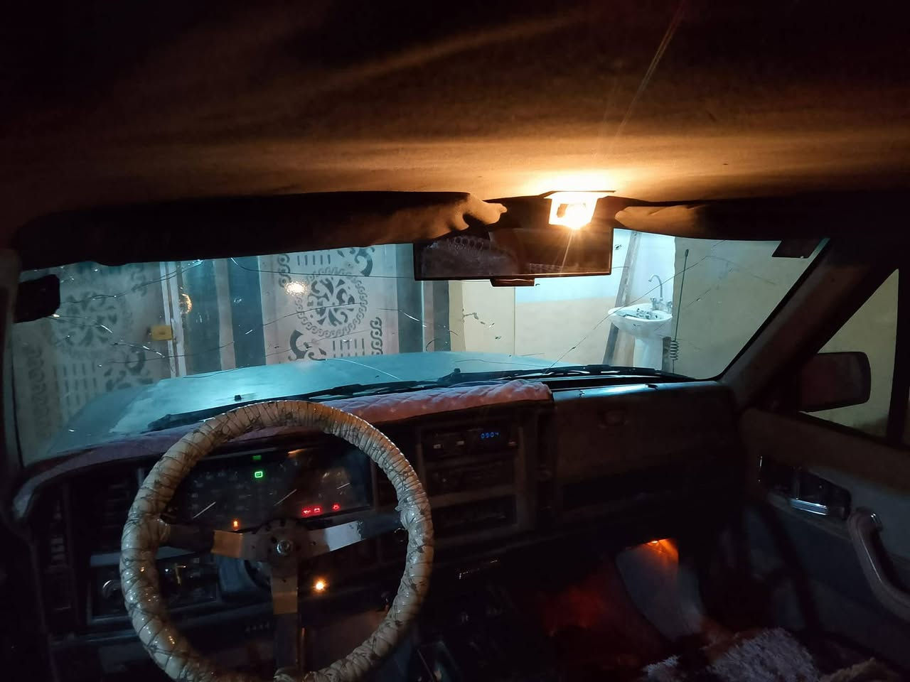 للبيع جيب شيروكي موديل 89 بسمي مشروع وطني رقم بغداد تخم تاير محرك 2500 مال بطه بس المحرك بيه مفتر يطق كير مكفول
سعر 20 قفل قفل قفل *********** مكان صويره
