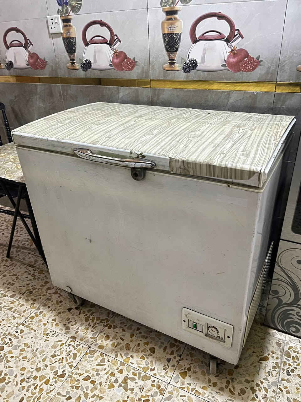 مجمدة للبيع حجم
١٤ قدم للبيع مجمدة شغاله 

تشتغل على سحب هم تسحب اقل 

الامبير 

السعر/١٢٥ وبي مجال بسيط
بغداد
