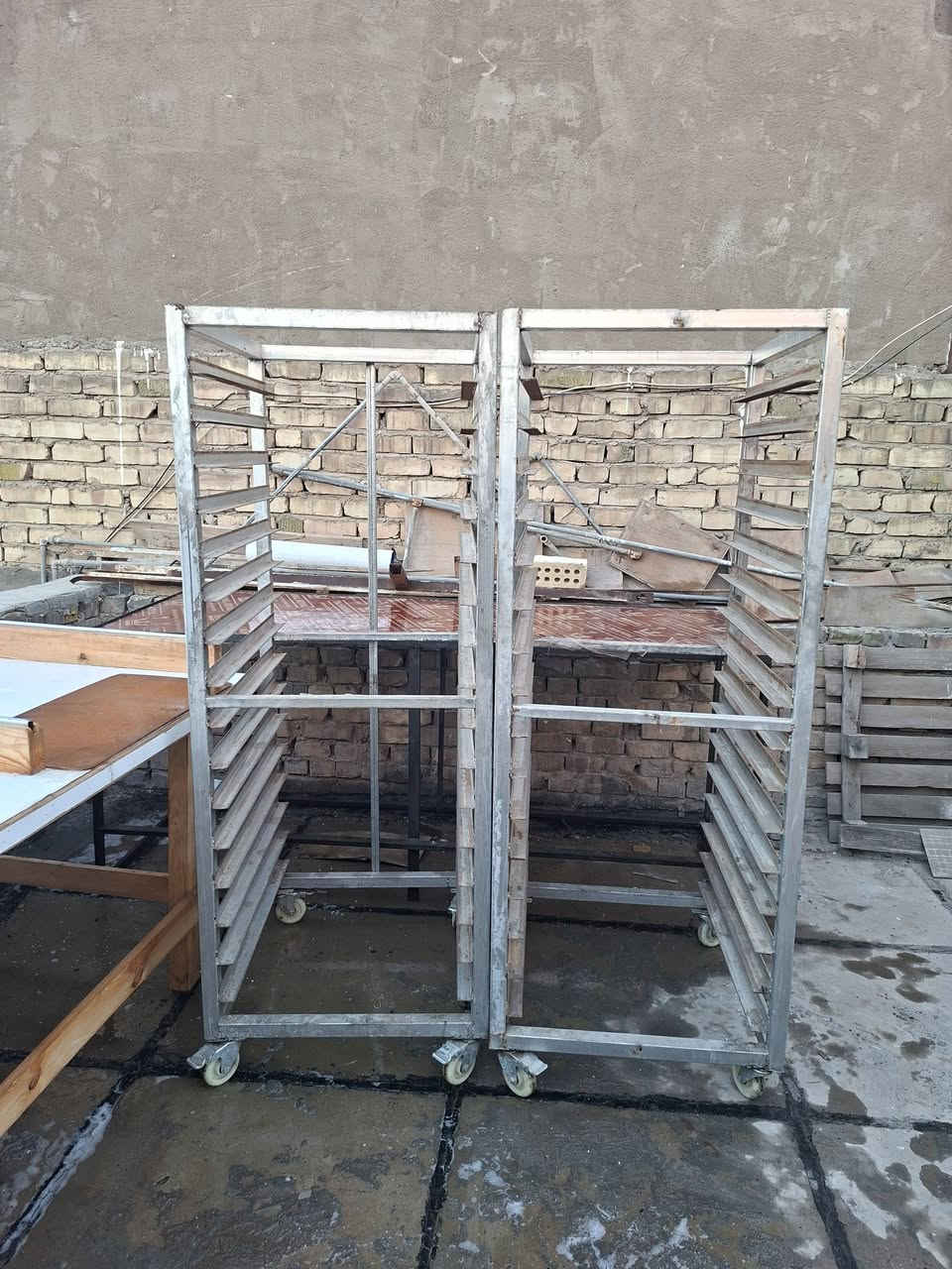 غراض فرن للبيع
عرباين ثنين ٦٠×٨٠ حديد مغلون 
تسكا صمون خشب هو والميزان 
تسكا حديد معجنات 
عارضه صواني طول مترتين 
ميز دخل 
رقم:*********** اتصال فقط فقط  المو شراي لا يتصل 
العنوان _بغداد
