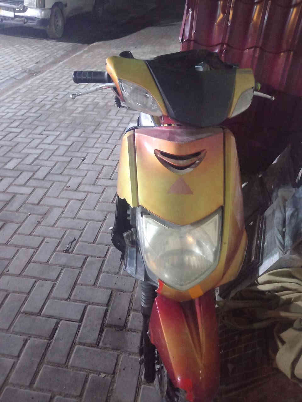 نثية 140 للبيع جانت تشتغل بس تاركها حاليا طافية ابيع كوم حديد
قيم وأخذ ***********
