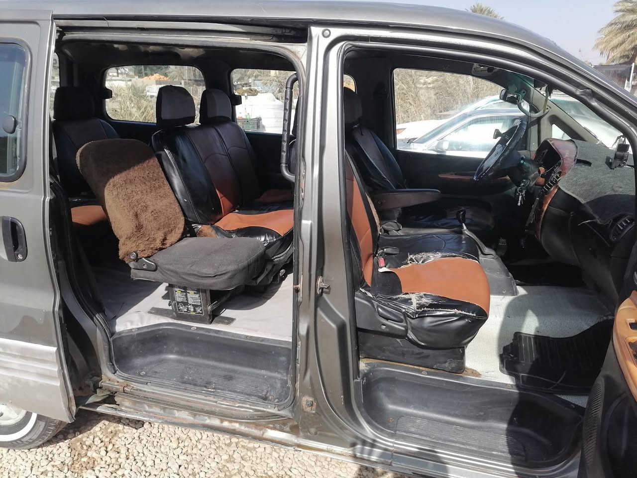 السلام عليكم ستاركس ٨ راكب خصوصي رقم بغداد مكفوله من الضربه والصبغ مكينه سوبر تبريد شغال تدفئه شغاله داخل جديد  كامره كهربائيات كله شغاله السيارة بسمي مال جناي الله شاهد مكاني الحله الحمزه الغربي السعر ٦٣وبيه مجال الاتصال *********** وبالعافية ع الشراي
