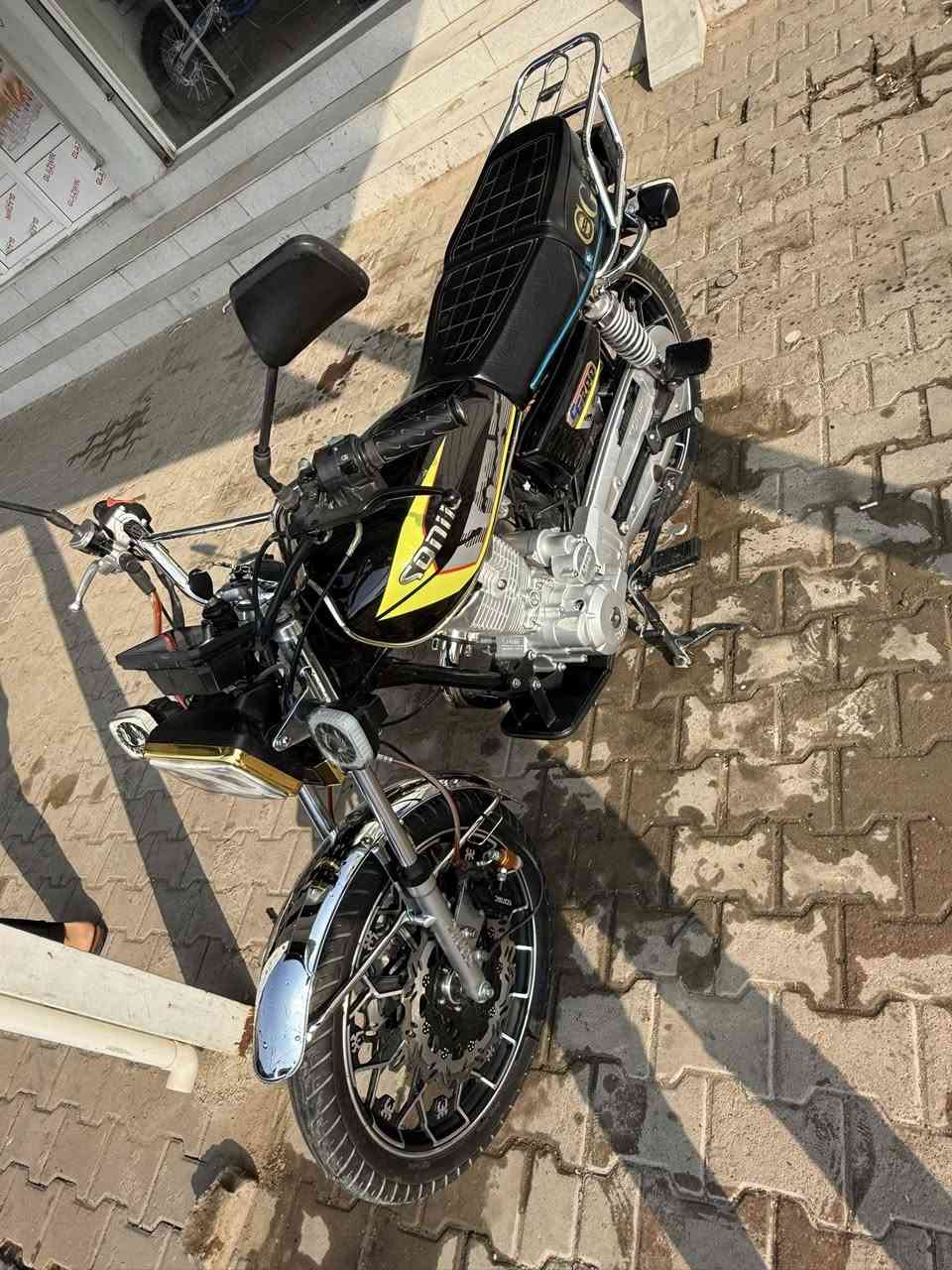 دراجةنارية موديل soniic 2025 للبيع حجم 200دراجة حيل نظيف 5 كيير  سلف كهربائيات محرك شرط أي عيب مابي مستعمل قليل جدا  مفاتيح عدد 2 وكونترولاتة موجود تشغيل عن بعد هم  عنوان قرب دائرة المرور  للأستفسار الأتصال على الرقم ***********
