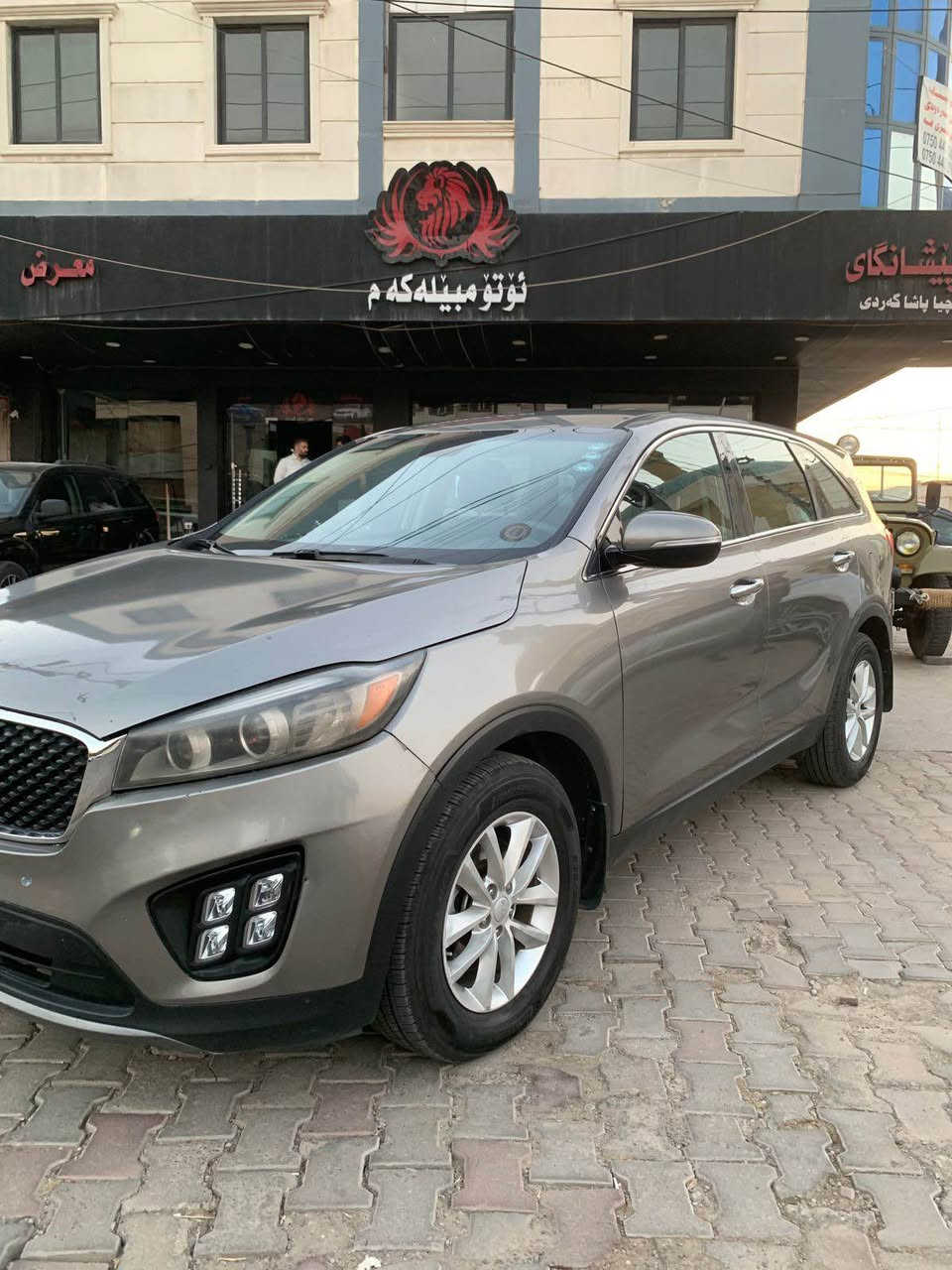 Kia Sorento #217
Model.     2018 
بۆنیت چاملغ سایق سبوغ 
نەرمە تەزرەی هەیە 
بەدەنە و شانسی هەیتی
ئێرباگ هەموو بویتەوە
مەکینە / V4 کەپس 
ڕۆیشتن / ١١١ هەزار میل 
رەقەم و سەنەوی نوێیە 
نیو مواسفات 

نرخ / ١٦٥ مجال
*********** واطسب أربيل, العراق
